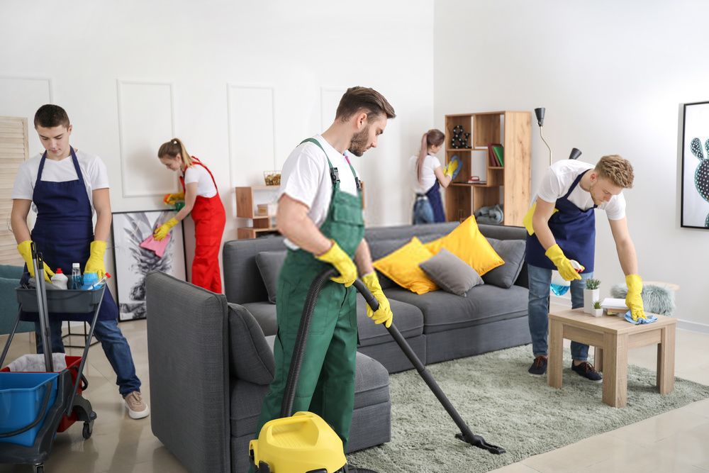 Schoonmaakteam aan het werk